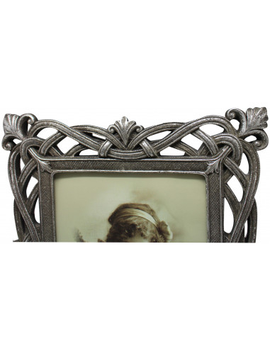 Portafoto da appoggio verticale/orizzontale in resina finitura argento anticata L25,5xPR2xH30,5 cm Portafoto da appoggio verticale/orizzontale in resina finitura argento anticata L25,5xPR2xH30,5 cm
