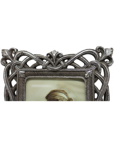 Portafoto da appoggio verticale/orizzontale in resina finitura argento anticata L18,5xPR2xH24 cm Portafoto da appoggio verticale/orizzontale in resina finitura argento anticata L18,5xPR2xH24 cm