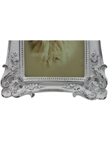 Portafoto da appoggio verticale/orizzontale in resina finitura bianca anticata L15,5xPR3,5xH20,5 cm Portafoto da appoggio verticale/orizzontale in resina finitura bianca anticata L15,5xPR3,5xH20,5 cm