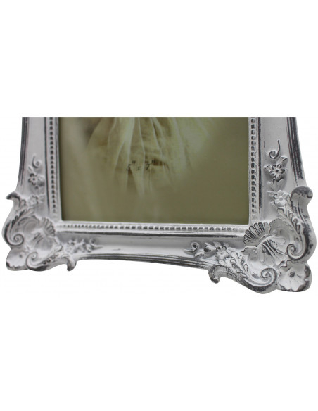 Moldura fotográfica independente vertical/horizontal em resina com acabamento branco antigo L18xDP3,5xA23 cm