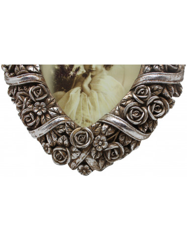 Portafoto da appoggio a cuore in resina finitura argento anticata L18xPR2,5xH18 cm Portafoto da appoggio a cuore in resina finitura argento anticata L18xPR2,5xH18 cm