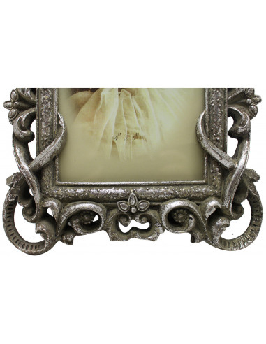 Portafoto da appoggio a cuore in resina finitura argento anticata L18xPR2xH27 cm Portafoto da appoggio a cuore in resina finitura argento anticata L18xPR2xH27 cm