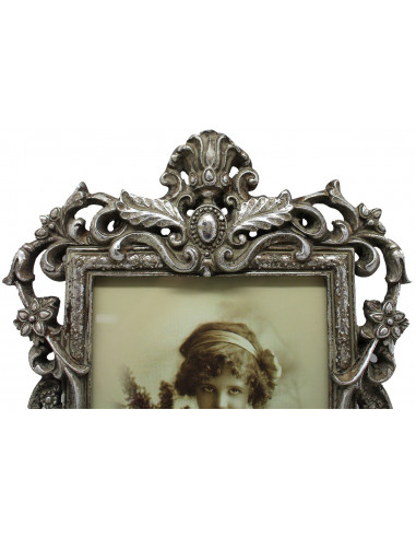 Portafoto da appoggio a cuore in resina finitura argento anticata L21xPR2xH29 cm Portafoto da appoggio a cuore in resina finitura argento anticata L21xPR2xH29 cm