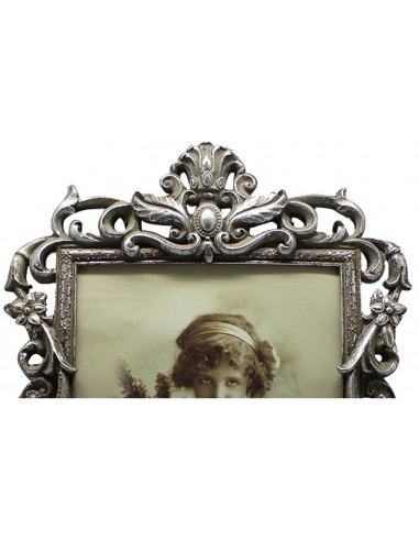 Portafoto da appoggio a cuore in resina finitura argento anticata L23,5xPR2xH32 cm Portafoto da appoggio a cuore in resina finitura argento anticata L23,5xPR2xH32 cm