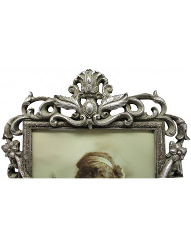 Portafoto da appoggio a cuore in resina finitura argento anticata L29,5xPR2xH39 cm Portafoto da appoggio a cuore in resina finitura argento anticata L29,5xPR2xH39 cm