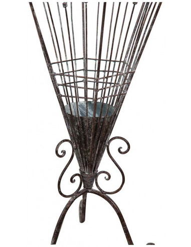 Portaombrelli in ferro battuto finitura ruggine anticata: foto particolare della base - Biscottini.it Portaombrelli in ferro battuto finitura ruggine anticata: foto particolare della base - Biscottini.it