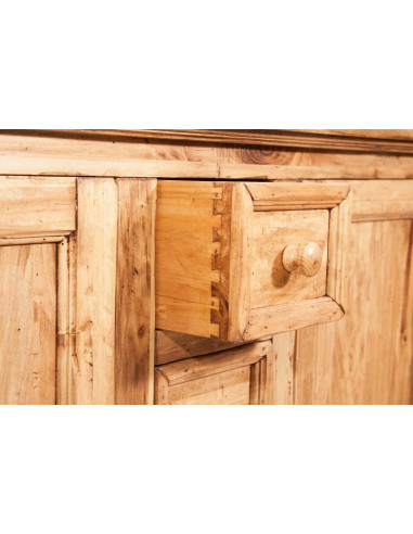 Credenza Country in legno massello di tiglio finitura naturale 135x45x92 cm Credenza Country in legno massello di tiglio finitura naturale 135x45x92 cm