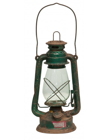 Vecchia lanterna a petrolio in metallo L15xPR15xH32 cm finiture assortite - Biscottini.it Vecchia lanterna a petrolio in metallo L15xPR15xH32 cm finiture assortite - Biscottini.it