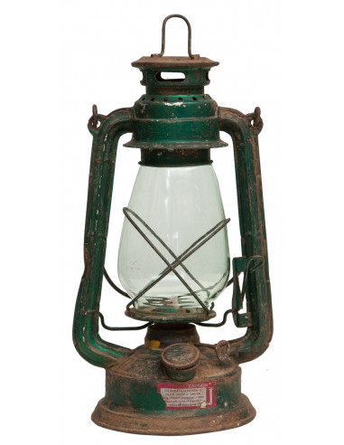 Vecchia lanterna a petrolio in metallo L15xPR15xH32 cm finiture assortite - Biscottini.it Vecchia lanterna a petrolio in metallo L15xPR15xH32 cm finiture assortite - Biscottini.it
