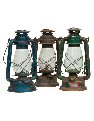 Vecchia lanterna a petrolio in metallo L15xPR15xH32 cm finiture assortite - Biscottini.it Vecchia lanterna a petrolio in metallo L15xPR15xH32 cm finiture assortite - Biscottini.it