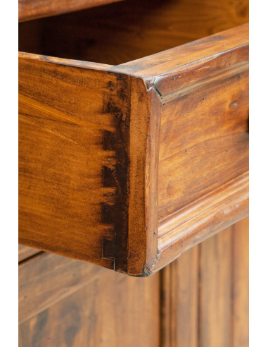 Credenza Country in legno massello di tiglio finitura noce 202x45x103 cm Credenza Country in legno massello di tiglio finitura noce 202x45x103 cm