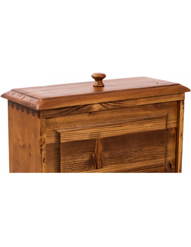 Mesa de cabeceira country em madeira maciça de tília, acabamento em nogueira, 55x35x65 cm Mesa de cabeceira country em madeira maciça de tília, acabamento em nogueira, 55x35x65 cm