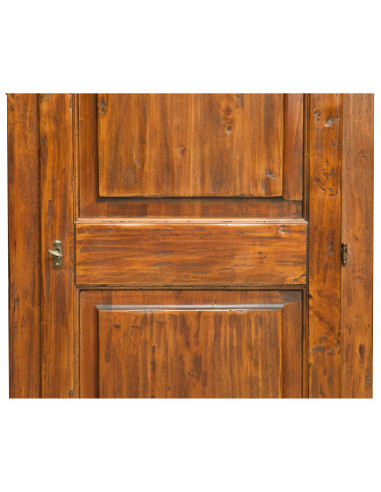 Stipo Country in legno massello di tiglio finitura noce 72x40x173 cm Stipo Country in legno massello di tiglio finitura noce 72x40x173 cm