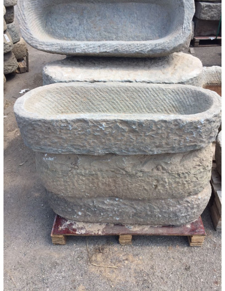 Vasca in pietra antica, misure assortite