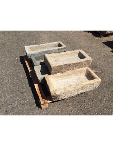 Banheira de pedra antiga, tamanhos variados Banheira de pedra antiga, tamanhos variados