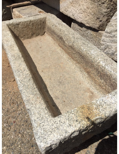 Banheira de pedra antiga, tamanhos variados Banheira de pedra antiga, tamanhos variados