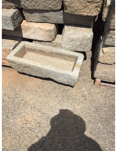 Banheira de pedra antiga, tamanhos variados Banheira de pedra antiga, tamanhos variados