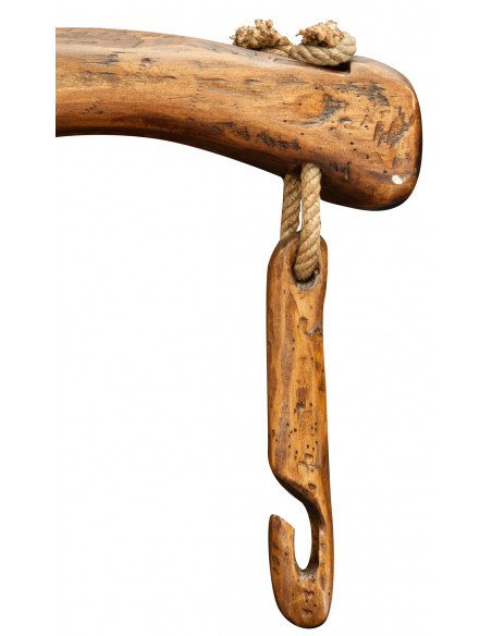 Giogo lampadario in legno massello di tiglio: foto aprticolare del gancio di attaccco - Biscottini.it