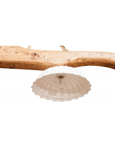 Giogo lampadario in legno massello di tiglio finitura naturale: foto particolare paralume in ceramica traforata - Biscottini.it Giogo lampadario in legno massello di tiglio finitura naturale: foto particolare paralume in ceramica traforata - Biscottini.it