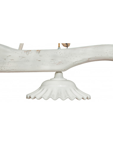 Giogo lampadario in legno massello di tiglio bianca anticata: foto particolare del paralume in ceramica - Biscottini.it Giogo lampadario in legno massello di tiglio bianca anticata: foto particolare del paralume in ceramica - Biscottini.it