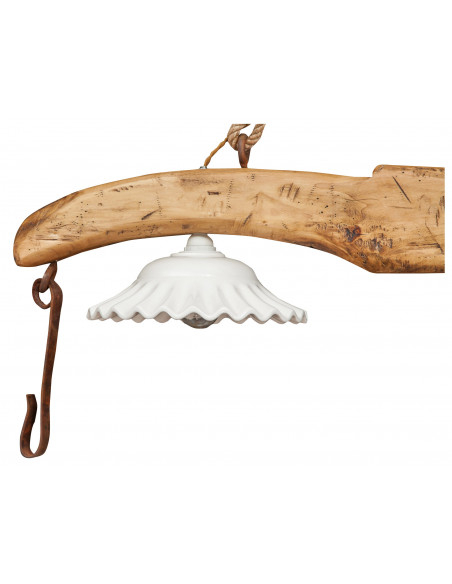 Giogo lampadario in legno massello di tiglio finitura naturale: foto vista paralume e gancio di traino - Biscottini.it
