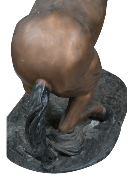 Cavalo em bronze fundido L125xDP62xH154 cm