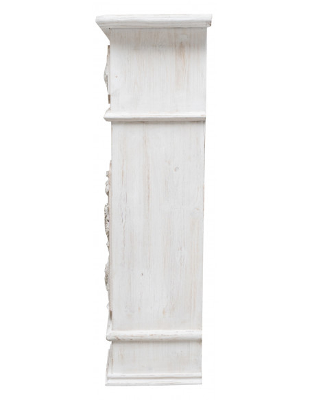 Cornice camino in legno finitura bianca anticata: foto vista laterale -Biscottini.it
