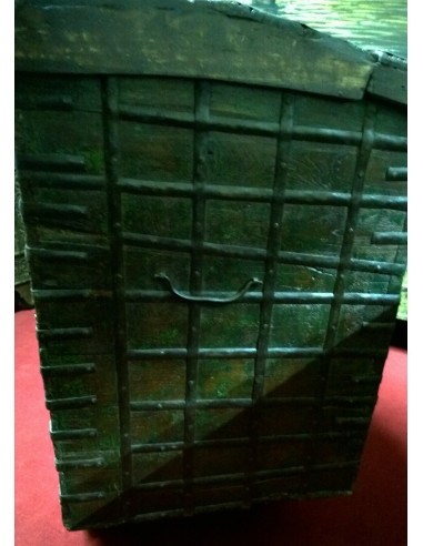 Vecchio forziere in legno  e ferro L126xPR65xH106 cm - Biscottini.it Vecchio forziere in legno  e ferro L126xPR65xH106 cm - Biscottini.it