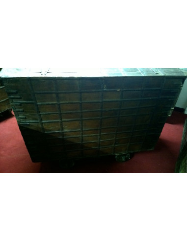 Vecchio forziere in legno  e ferro L126xPR65xH106 cm - Biscottini.it Vecchio forziere in legno  e ferro L126xPR65xH106 cm - Biscottini.it