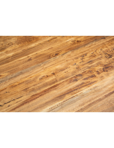 Tavolo Country in massello, con due allunghe. Particolare del piano. Prodotto artigianale Made in Italy Tavolo Country in massello, con due allunghe. Particolare del piano. Prodotto artigianale Made in Italy