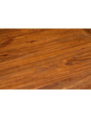 Table carrée avec rallonge en bois massif. Fabriqué à la main, fabriqué en Italie. Détail du plan Table carrée avec rallonge en bois massif. Fabriqué à la main, fabriqué en Italie. Détail du plan