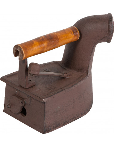 Ferro da stiro in ghisa finitura ruggine anticata L21,5xPR12,5xH9,5 cm Ferro da stiro in ghisa finitura ruggine anticata L21,5xPR12,5xH9,5 cm