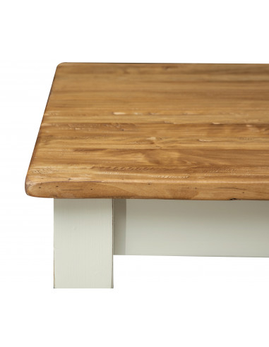 Tavolo Country  fisso quadrato in massello. Particolare laterale. Made in Italy Tavolo Country  fisso quadrato in massello. Particolare laterale. Made in Italy