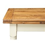 Tavolo allungabile Country in legno massello bianco naturale: particolare laterale con allunga chiusa. Made in Italy