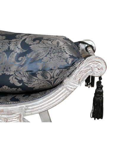 Tabouret faldistoire Louis XVI de style français, en hêtre massif, sculpté et fini à la main avec patine en feuille d'or L74XPR4 Tabouret faldistoire Louis XVI de style français, en hêtre massif, sculpté et fini à la main avec patine en feuille d'or L74XPR4