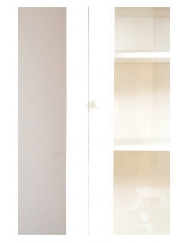 Credenza Country in legno massello di tiglio finitura bianca anticata 142x50x225 cm Credenza Country in legno massello di tiglio finitura bianca anticata 142x50x225 cm