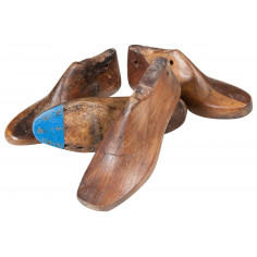 Vecchia forma di scarpa anticata in legno misure e forme assortite