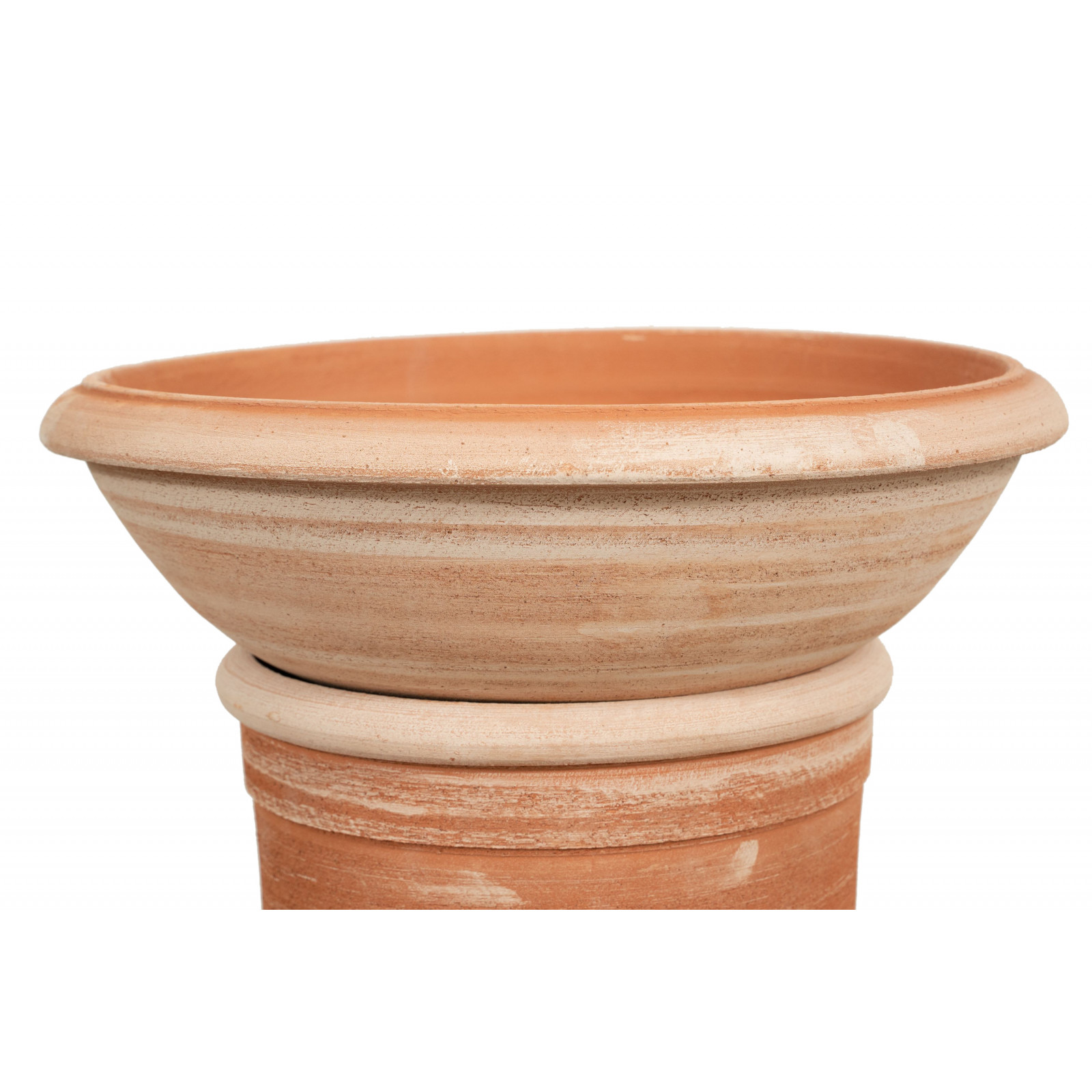 Conca vaso realizzata in maniera artigianale in terracotta toscana.